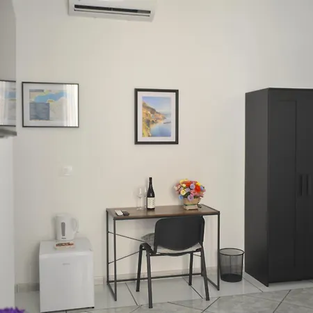 La Via Maestra Pensión 3*