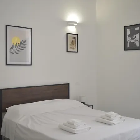 La Via Maestra 3* برينديسي